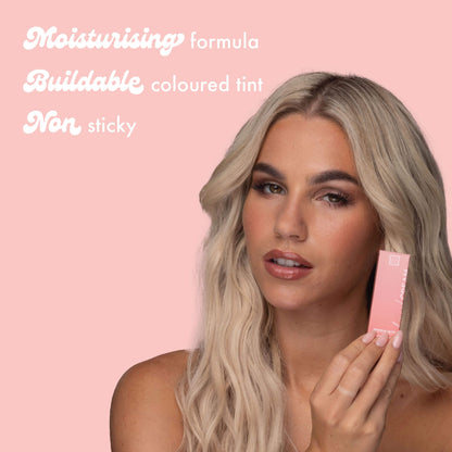 Moisturising formula Buildable coloured tint on sticky